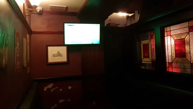 Waxy's Irish Pub and Skyline Roof Top Bar