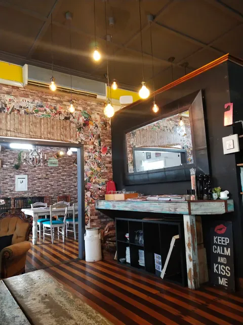 Fletcher's Pantry & Espresso