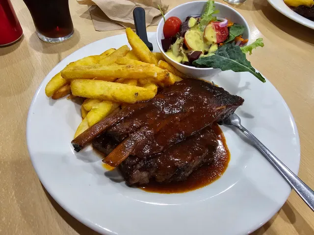 Big Fish Tavern