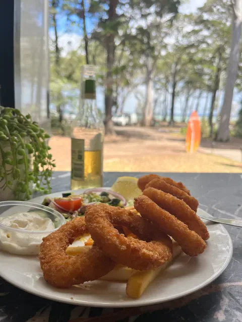Coochiemudlo Island Beach Bar And Grill