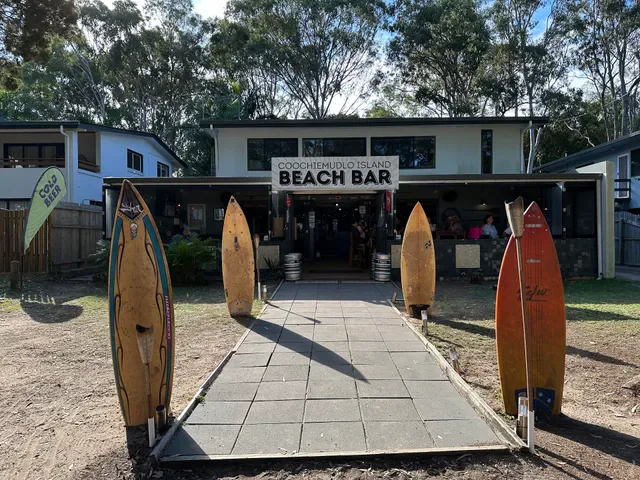 Coochiemudlo Island Beach Bar And Grill