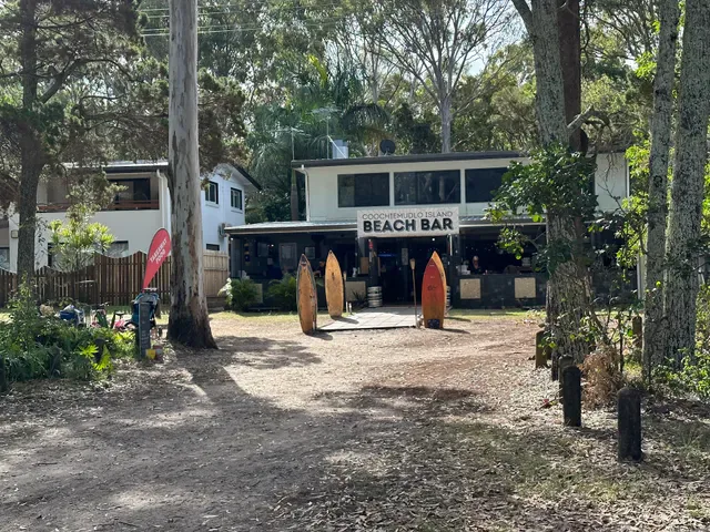 Coochiemudlo Island Beach Bar And Grill
