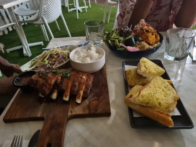Fiction Bar & Restaurant