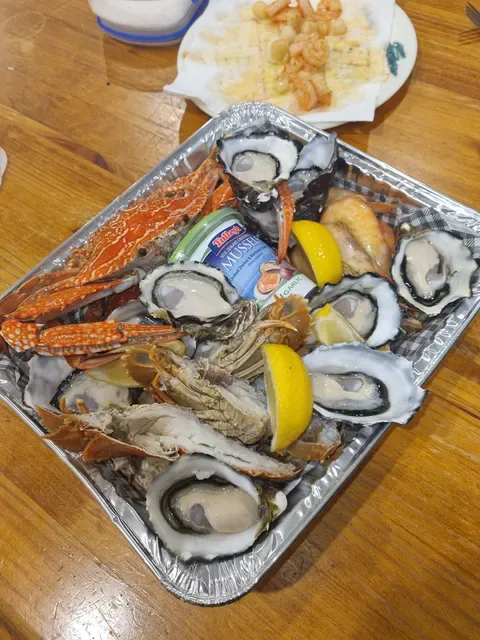 Hook'd on Seafood Morayfield