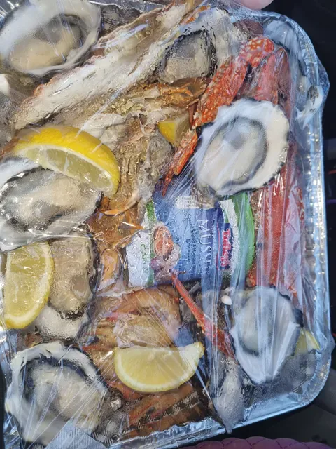 Hook'd on Seafood Morayfield
