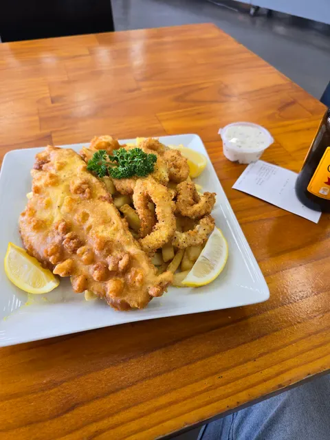 Hook'd on Seafood Morayfield