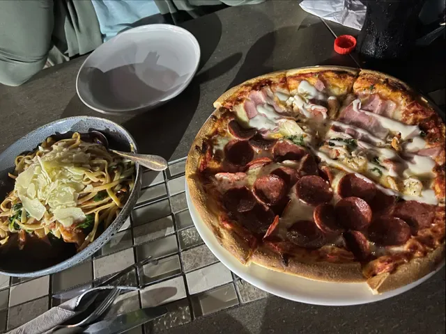 La Vera Gourmet Pizza & Bar