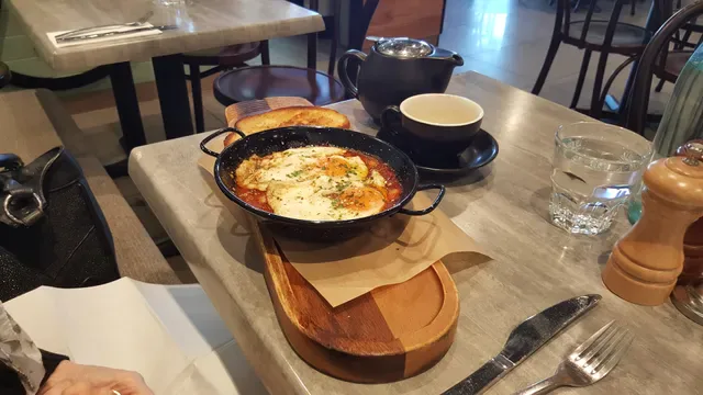 Manny's Italian