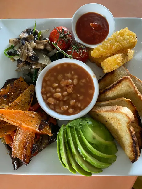 Merak GF ARTISAN DELI CAFE