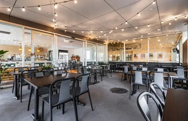 Merak GF ARTISAN DELI CAFE