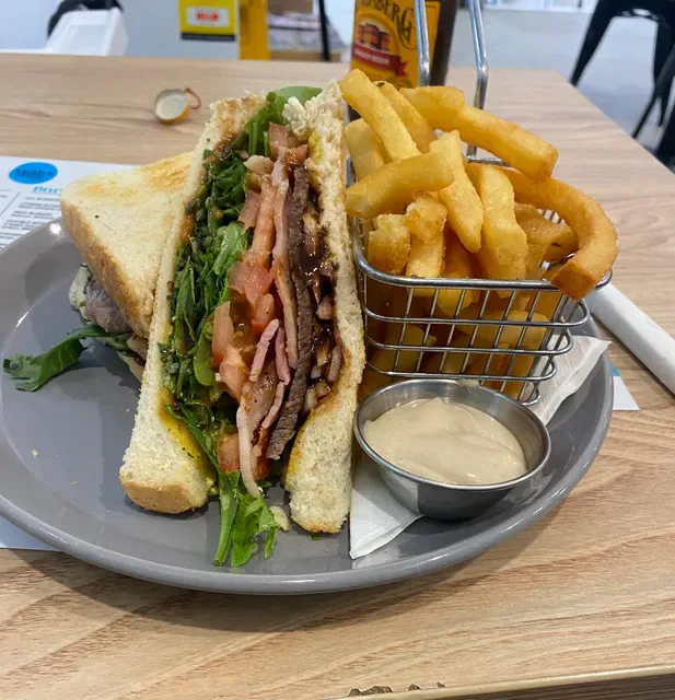 Molly's Corner Cafe