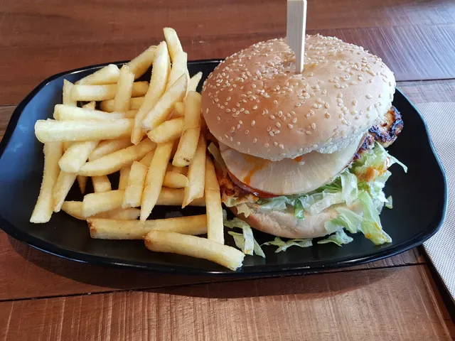 Oporto Rothwell Drive Thru