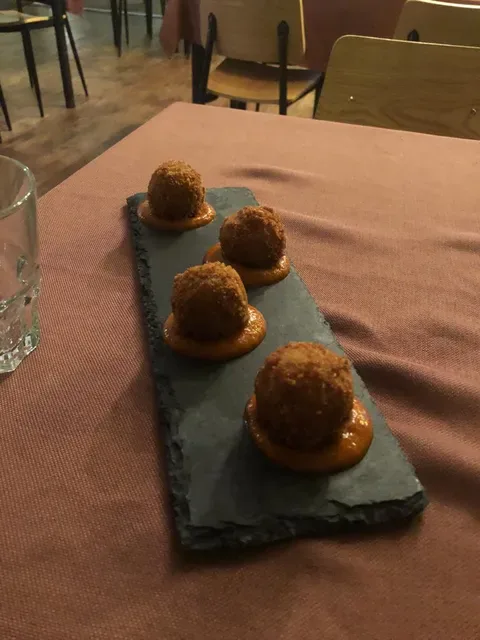 Quysine Tapas - Bar and Restaurant