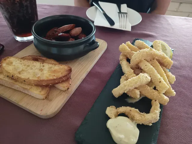 Quysine Tapas - Bar and Restaurant
