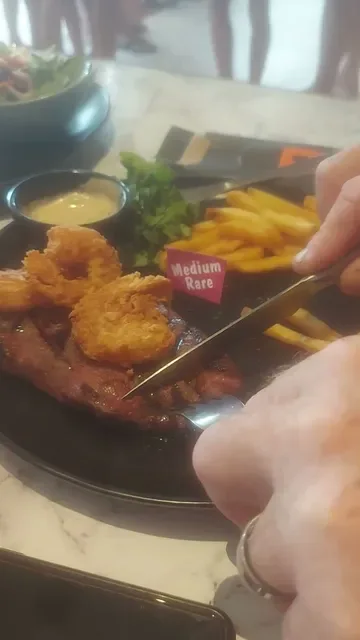 RASHAYS - Strathpine