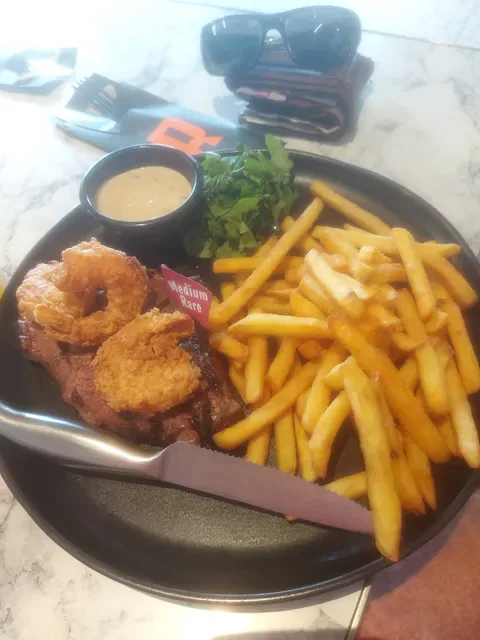 RASHAYS - Strathpine