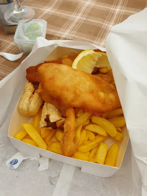 Red Dolphin Seafoods