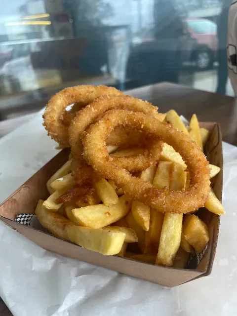 The Bay Chipper - Fish & Chips, Burgers 🐟🍟🍔