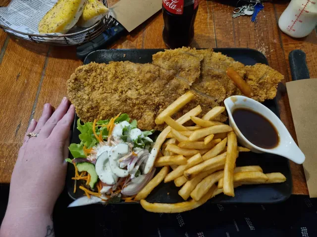 Woodpecker Bar & Grill