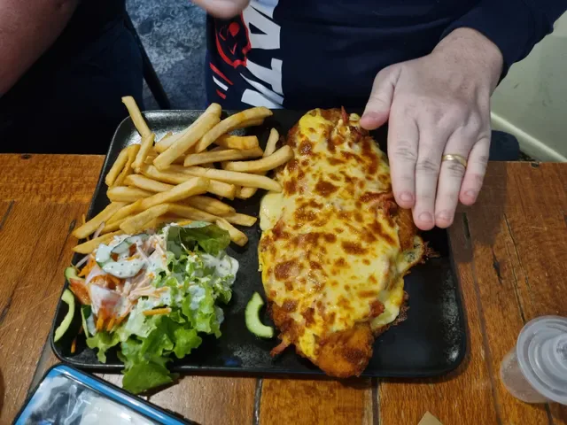 Woodpecker Bar & Grill