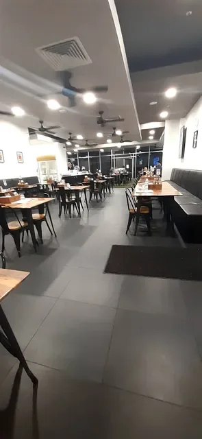 Café 63 Riverlink