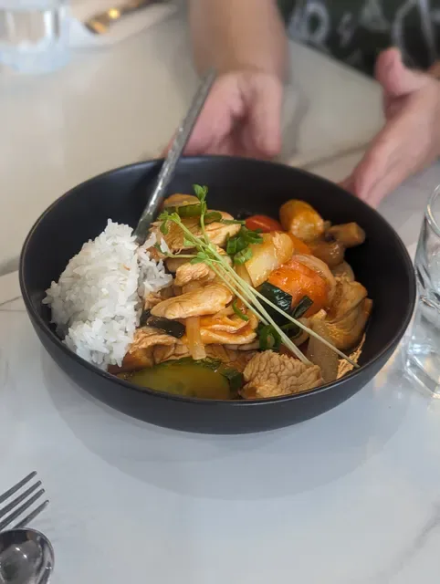 EAT @ Thai Springfield