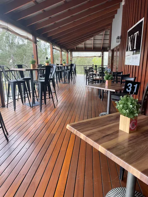 Karalee Tavern