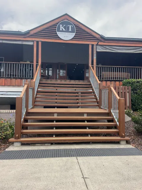 Karalee Tavern