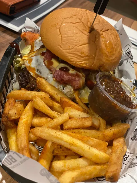 Phat Boyz Smokehouse and Kitchen