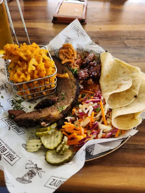 Phat Boyz Smokehouse and Kitchen