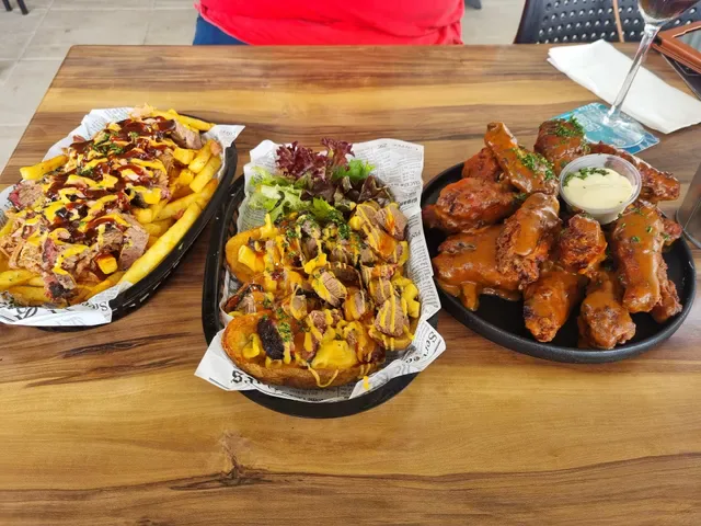 Phat Boyz Smokehouse and Kitchen