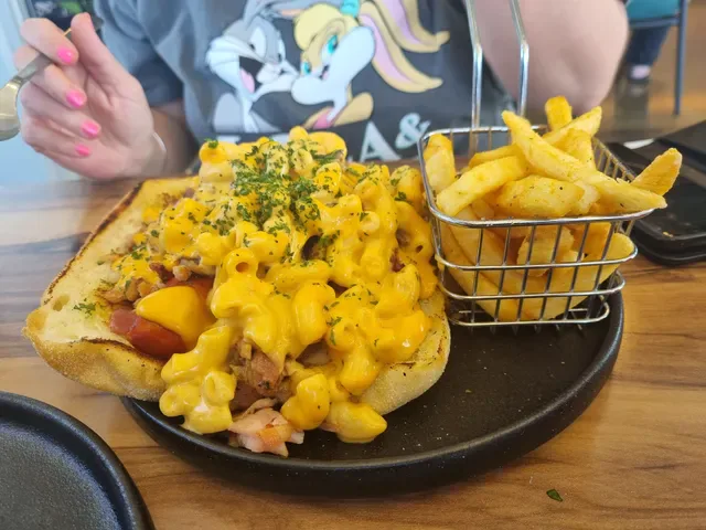Phat Boyz Smokehouse and Kitchen