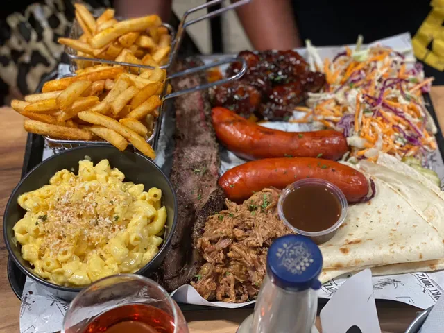 Phat Boyz Smokehouse and Kitchen