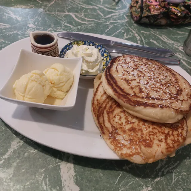 The Retro Diner