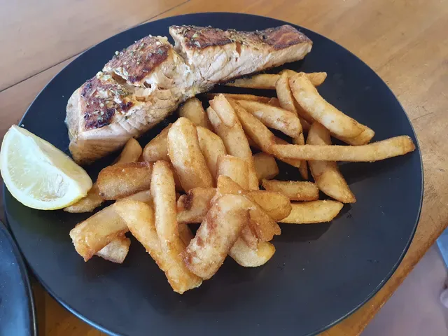 GEORGES GRILL Seafood & Burgers