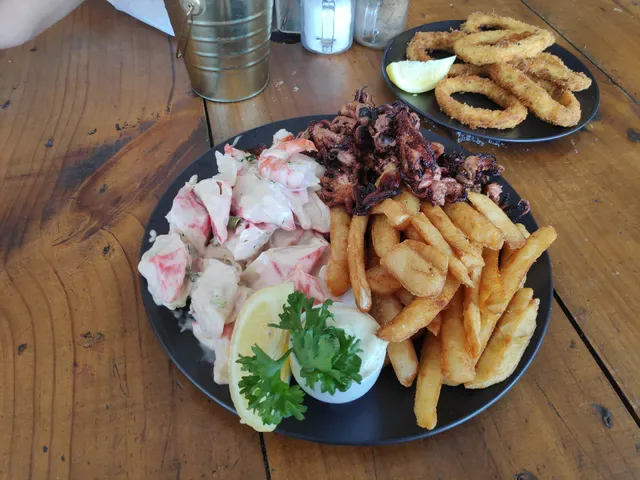 GEORGES GRILL Seafood & Burgers