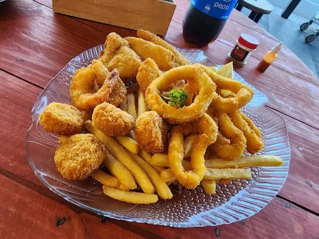 GEORGES GRILL Seafood & Burgers