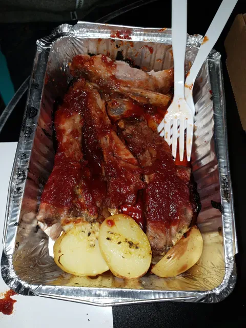 Mamas pizza and ribs