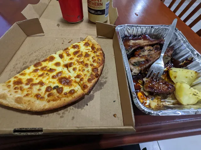 Mamas pizza and ribs