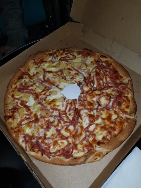 Mamas pizza and ribs