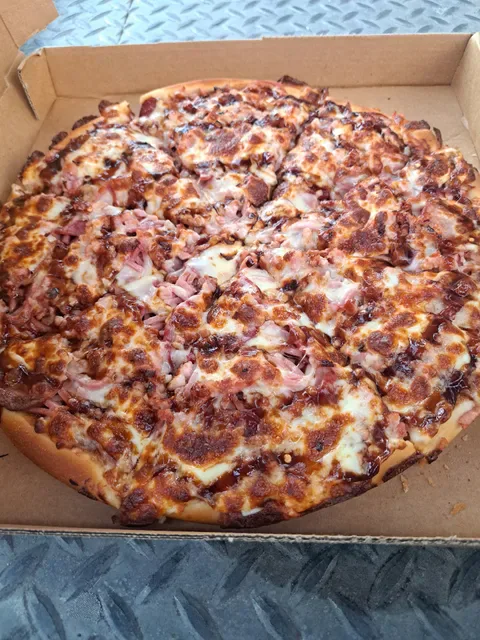 Mamas pizza and ribs
