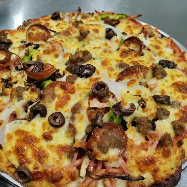 Mamas pizza and ribs