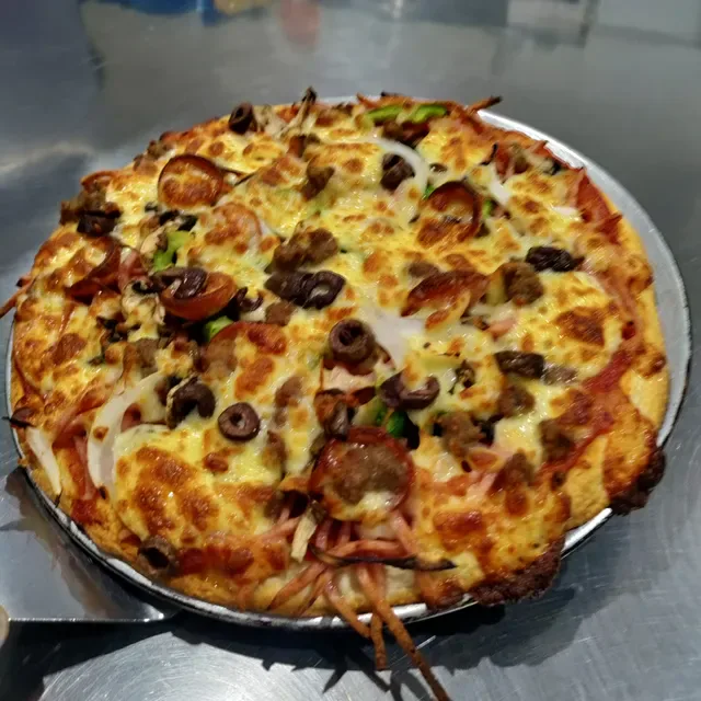 Mamas pizza and ribs