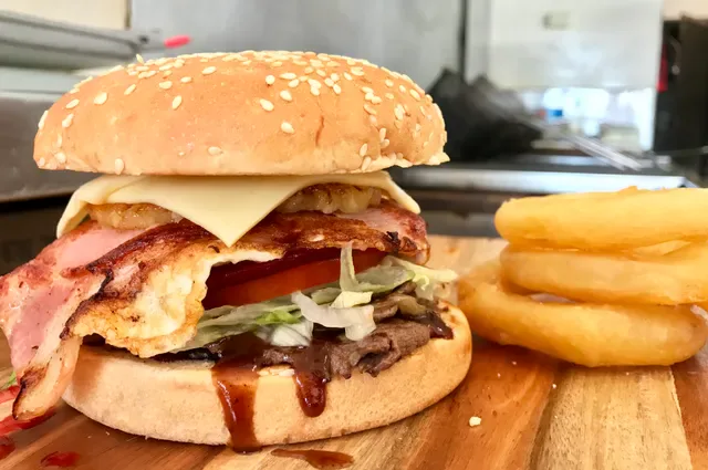 Peter & Tina's Snack Bar