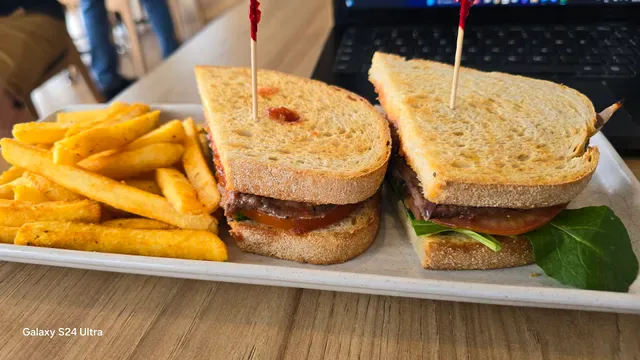The Coffee Club Café - Meadowbrook