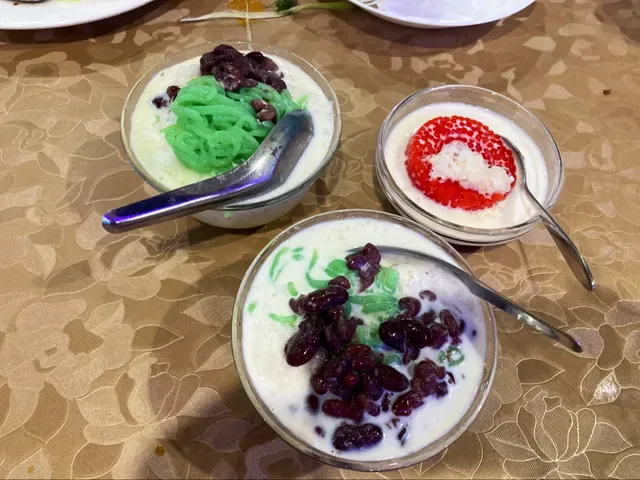 Ya Hoo Restaurant (Chinese and Malaysia cuisine)
