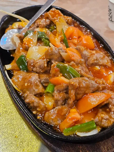 Ya Hoo Restaurant (Chinese and Malaysia cuisine)