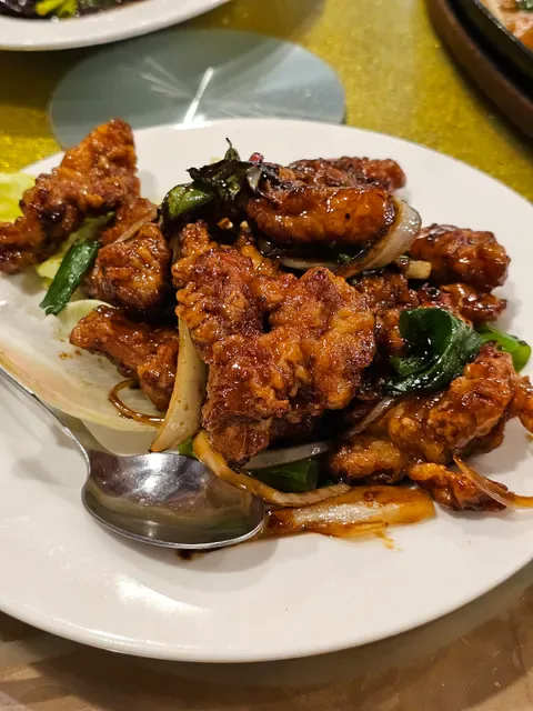 Ya Hoo Restaurant (Chinese and Malaysia cuisine)