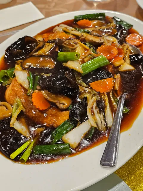 Ya Hoo Restaurant (Chinese and Malaysia cuisine)