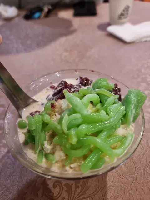 Ya Hoo Restaurant (Chinese and Malaysia cuisine)